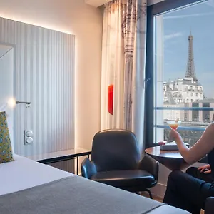 Hotell Le Parisis - Tour Eiffel
